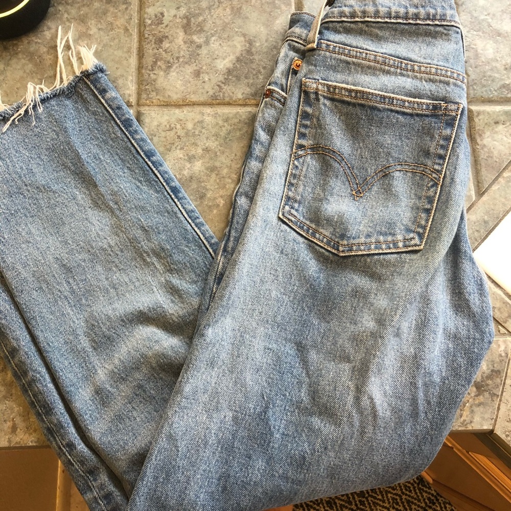COPY - Straight legged cropped Levi’s